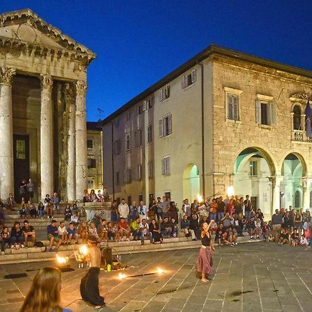Arena Festival Apartment Pula Exterior photo